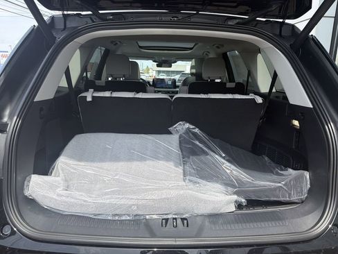 New 2026 Lincoln Aviator AWD image 12