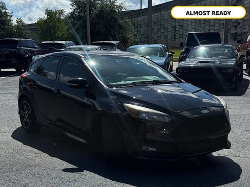 Used 2017 Ford Focus ST FWD image 8