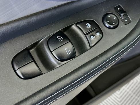 Used 2017 Nissan Murano S w/ Navigation Package image 21