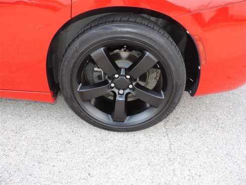 Used 2020 Dodge Charger SXT w/ Blacktop Package image 9