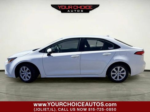 Used 2022 Toyota Corolla LE FWD image 2