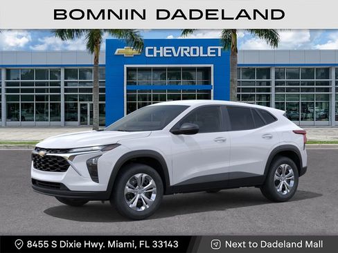 New 2026 Chevrolet Trax LS FWD image 3