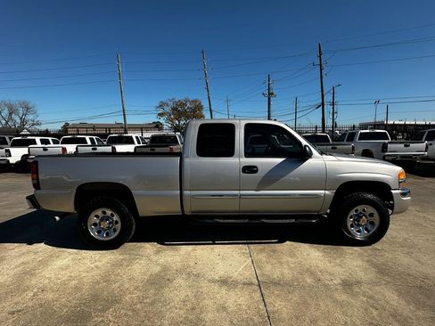 Used 2004 GMC Sierra 1500 SLE w/ Safe And Sound Package image 6