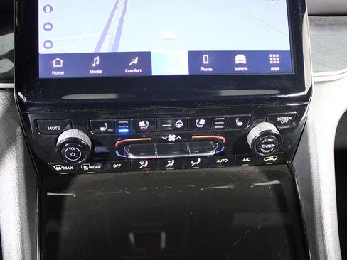 Used 2023 Jeep Grand Cherokee Trailhawk AWD/4WD image 28