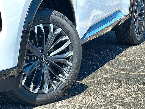 New 2026 Nissan Rogue Platinum AWD/4WD image 3