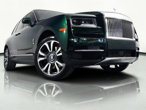 Used 2023 Rolls-Royce Cullinan w/ Cullinan Package image 4