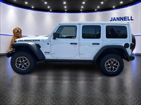 Used 2024 Jeep Wrangler Unlimited Rubicon w/ Technology Group AWD/4WD image 9