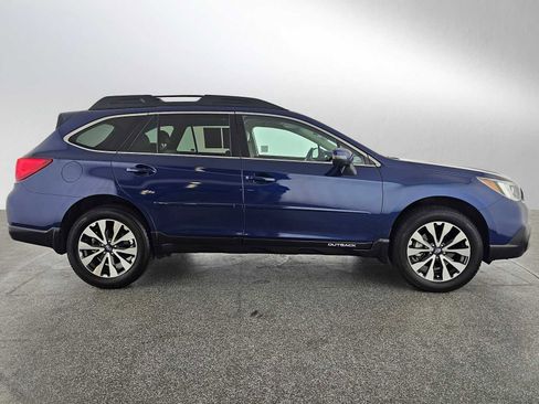 Used 2017 Subaru Outback 2.5i Limited image 2
