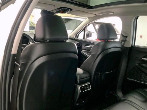 Used 2023 Hyundai Santa Fe SEL w/ Premium Package image 10