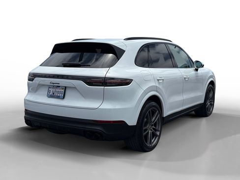 Used 2022 Porsche Cayenne AWD/4WD image 5
