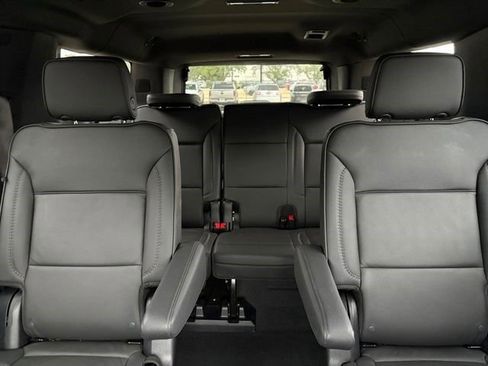 Certified 2025 GMC Yukon XL Denali AWD/4WD image 24