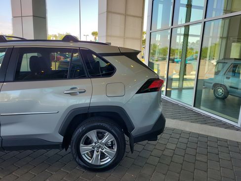 Used 2024 Toyota RAV4 XLE w/ Convenience Package image 4