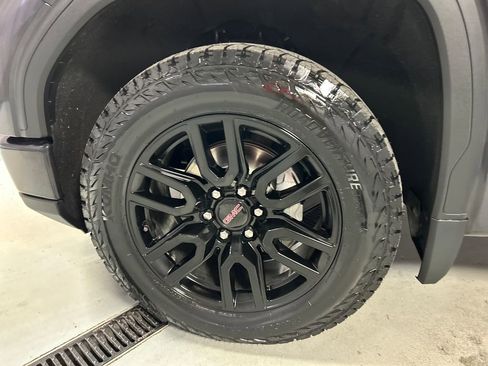 Used 2022 GMC Sierra 1500 Elevation image 9