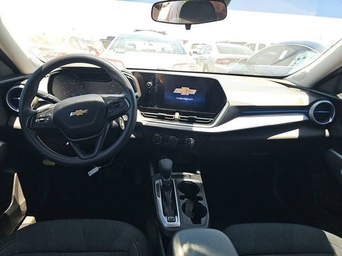 Used 2024 Chevrolet Trax LS FWD image 5