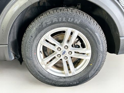 Used 2023 Ford Explorer XLT w/ Equipment Group 202A image 11