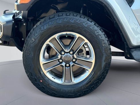 Used 2020 Jeep Wrangler Unlimited Sahara w/ LED Lighting Group AWD/4WD image 11
