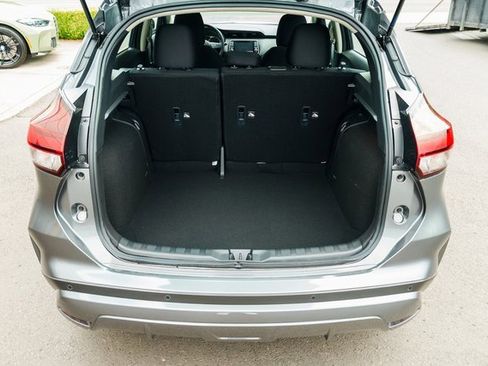 New 2025 Nissan Kicks Play S image 7