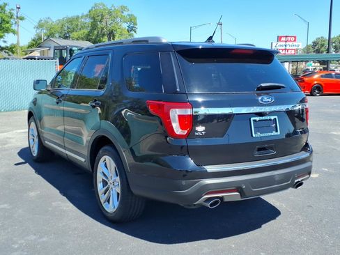 Used 2018 Ford Explorer XLT w/ Equipment Group 202A FWD image 6