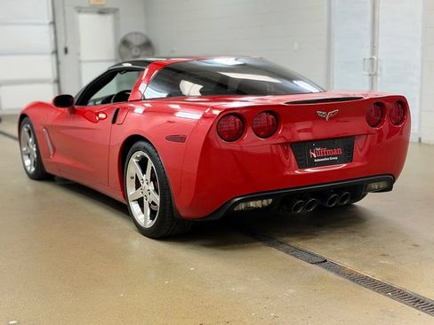 Used 2006 Chevrolet Corvette Coupe w/ Preferred Equipment Group RWD image 7