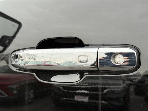 Certified 2021 GMC Sierra 2500 Denali w/ Denali Black Diamond Edition image 13