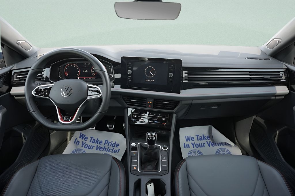 Used 2025 Volkswagen Jetta GLI Autobahn FWD image 17