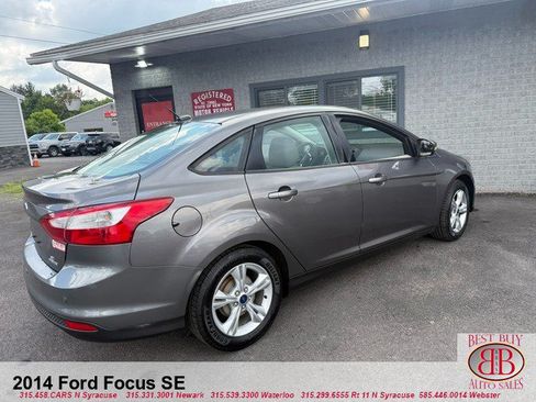 Used 2014 Ford Focus SE w/ SE Winter Package FWD image 3
