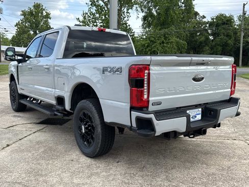 New 2026 Ford F250 Lariat w/ Black Appearance Package AWD/4WD image 4