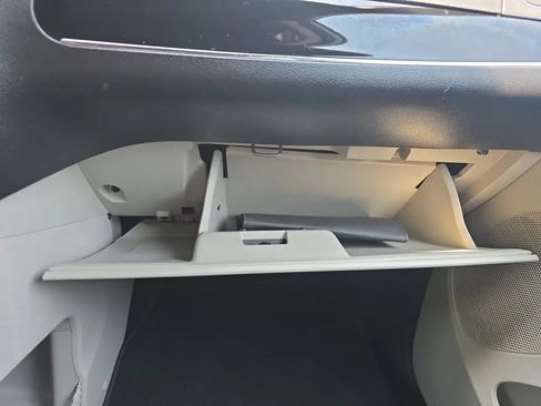 Used 2018 Dodge Grand Caravan SXT FWD image 30