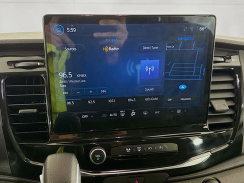 Used 2023 Ford Transit 350 XLT image 17