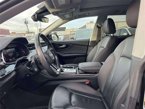 Used 2023 Audi Q8 Premium w/ Convenience Package image 16