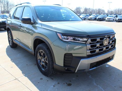 New 2026 Honda Pilot TrailSport image 2