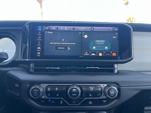 Used 2025 Jeep Wrangler Unlimited Sahara image 22