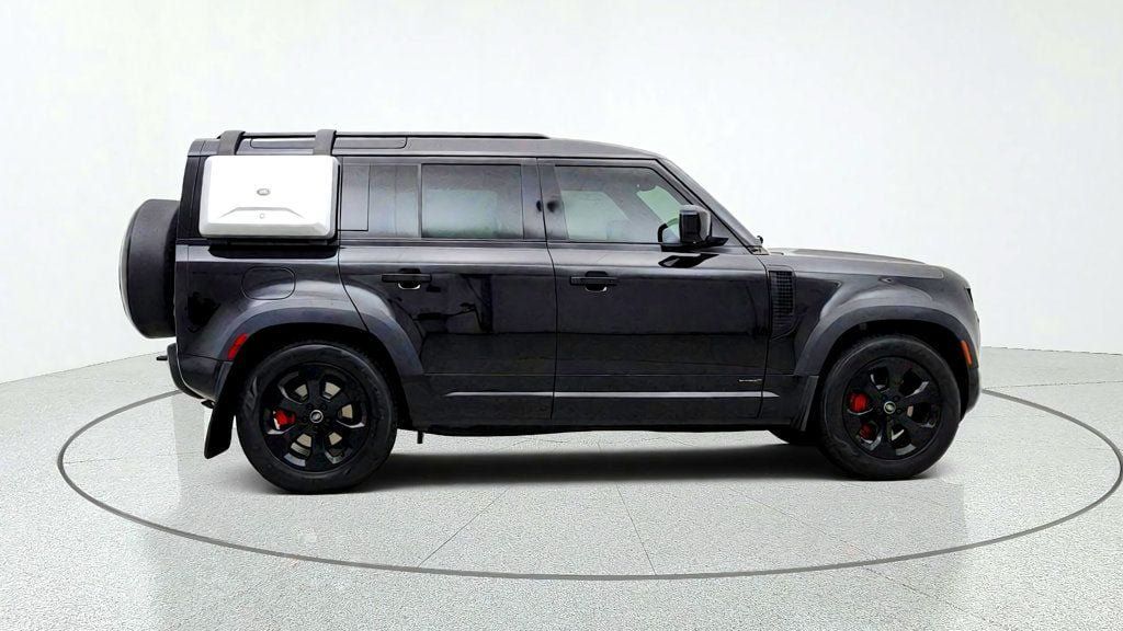 Used 2023 Land Rover Defender 110 X AWD/4WD image 4