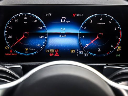 Used 2023 Mercedes-Benz GLB 250 GLB 250 SUV image 19