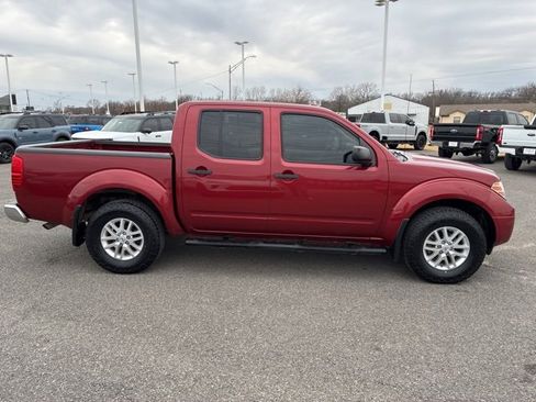 Used 2017 Nissan Frontier SV image 6