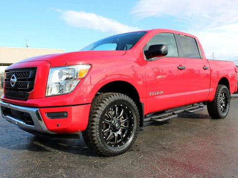 Used 2022 Nissan Titan SV w/ SV Convenience Package image 12