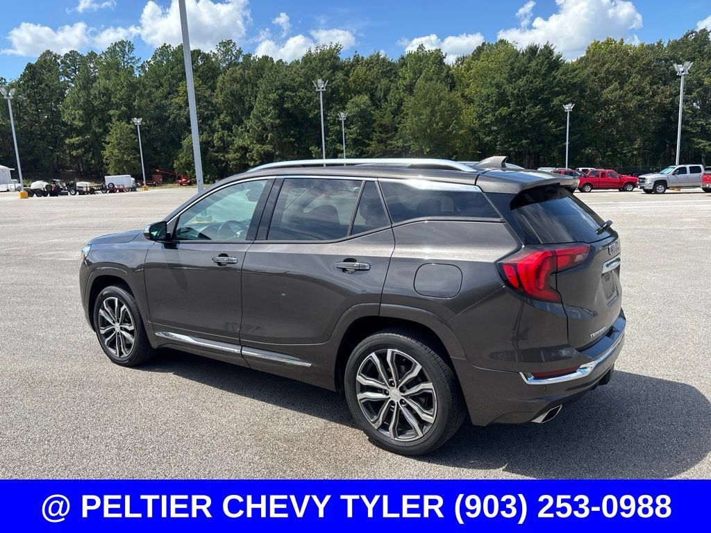 Used 2020 GMC Terrain Denali w/ Denali Premium Package AWD/4WD image 5