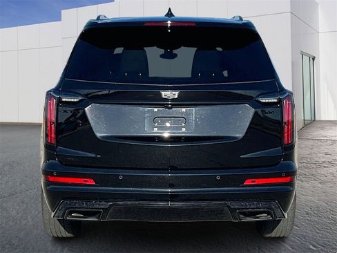 Used 2023 Cadillac XT6 Sport w/ LPO, ONYX Package image 6