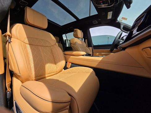 Used 2025 Jeep Grand Wagoneer Series III w/ Quick Order Packagew 28T image 32