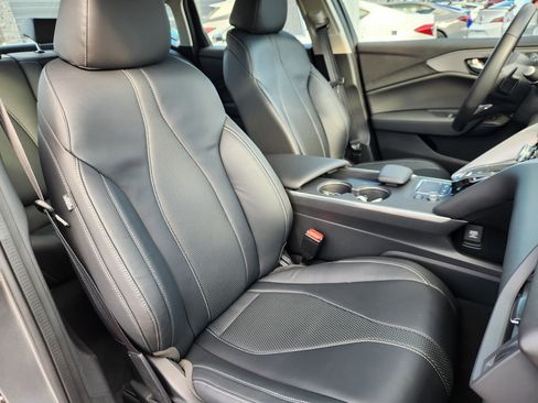 Certified 2025 Acura TLX w/ Technology Package image 15