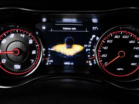 Used 2019 Dodge Charger Scat Pack w/ Technology Group RWD image 27