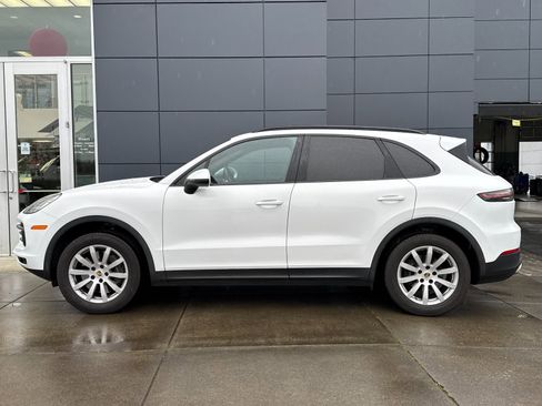 Used 2021 Porsche Cayenne image 6