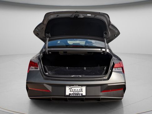 New 2025 Hyundai Elantra SEL FWD image 11