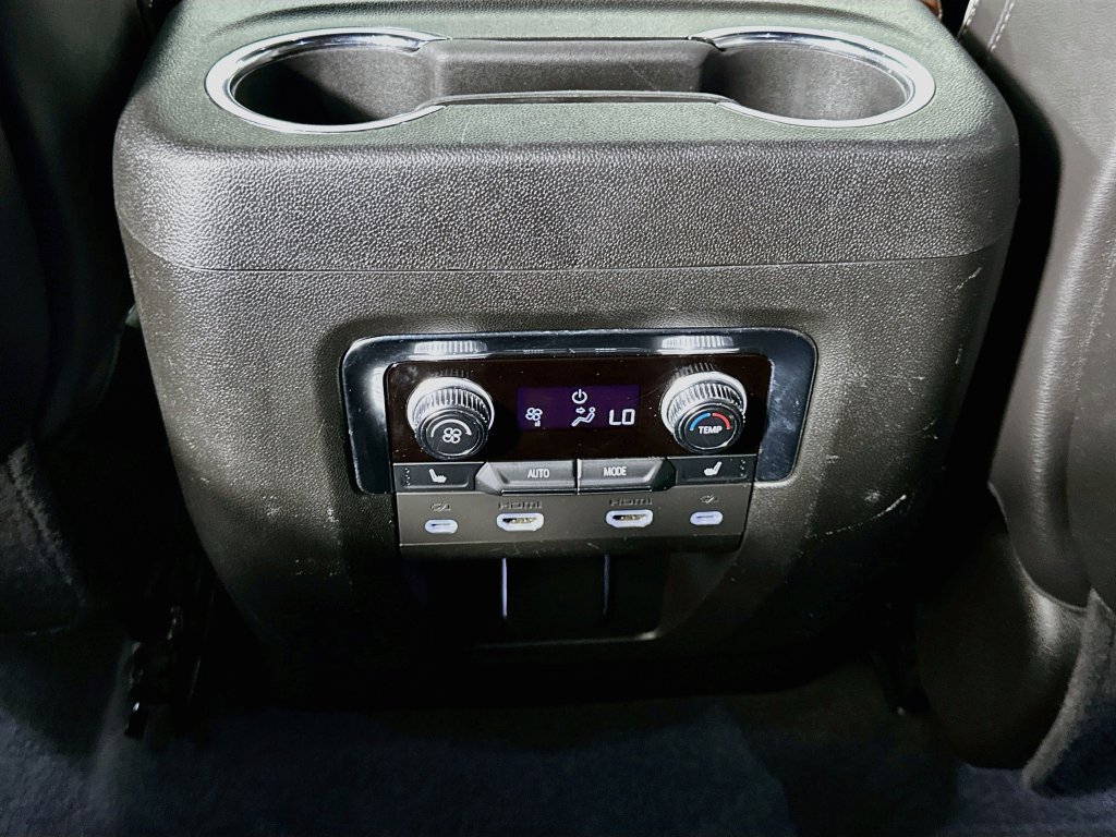 Used 2023 GMC Yukon Denali Ultimate AWD/4WD image 26