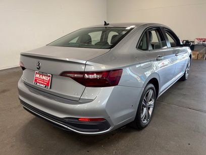 Used 2024 Volkswagen Jetta SE