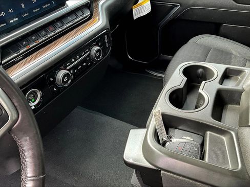 Used 2022 Chevrolet Silverado 1500 LT w/ Z71 Off-Road Package image 11