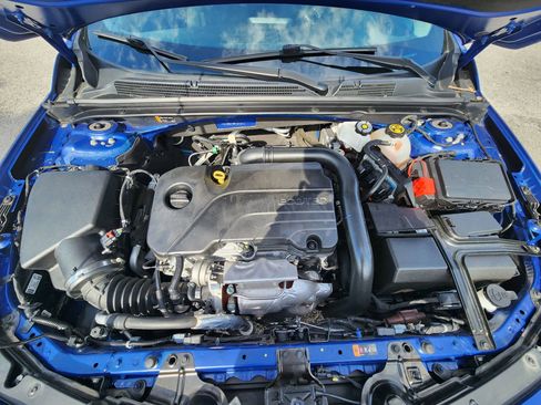 Used 2023 Chevrolet Malibu LT FWD image 17