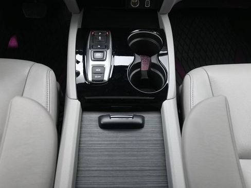 Used 2022 Honda Pilot Touring image 27