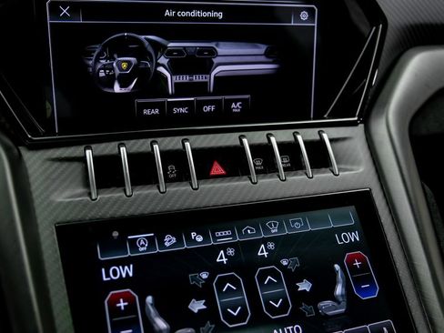 Used 2023 Lamborghini Urus Performante AWD/4WD image 37