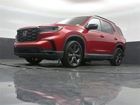 Used 2025 Honda Pilot Sport image 40